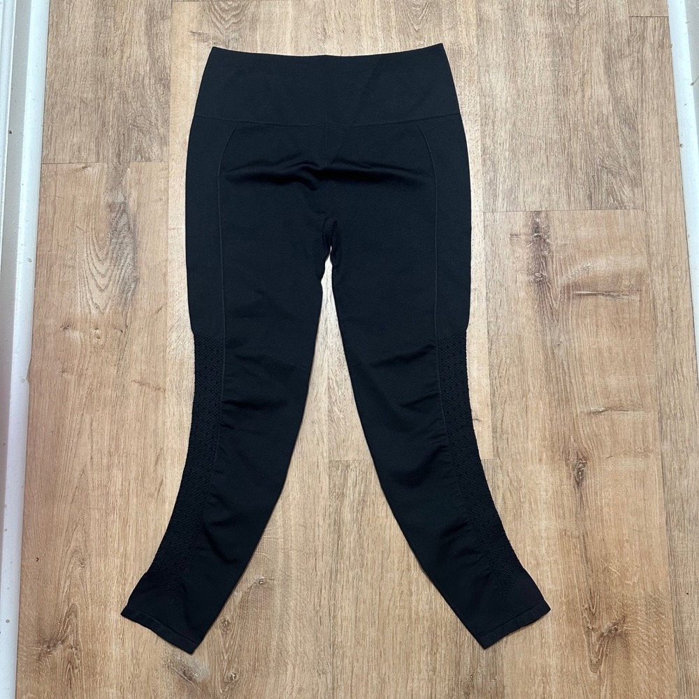 Fabletics | Woman's Black High Waisted Seamless Textured Athletic Leggings, S